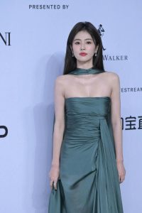 白鹿 全裸去衣-脱衣论坛-社区-秘密图库